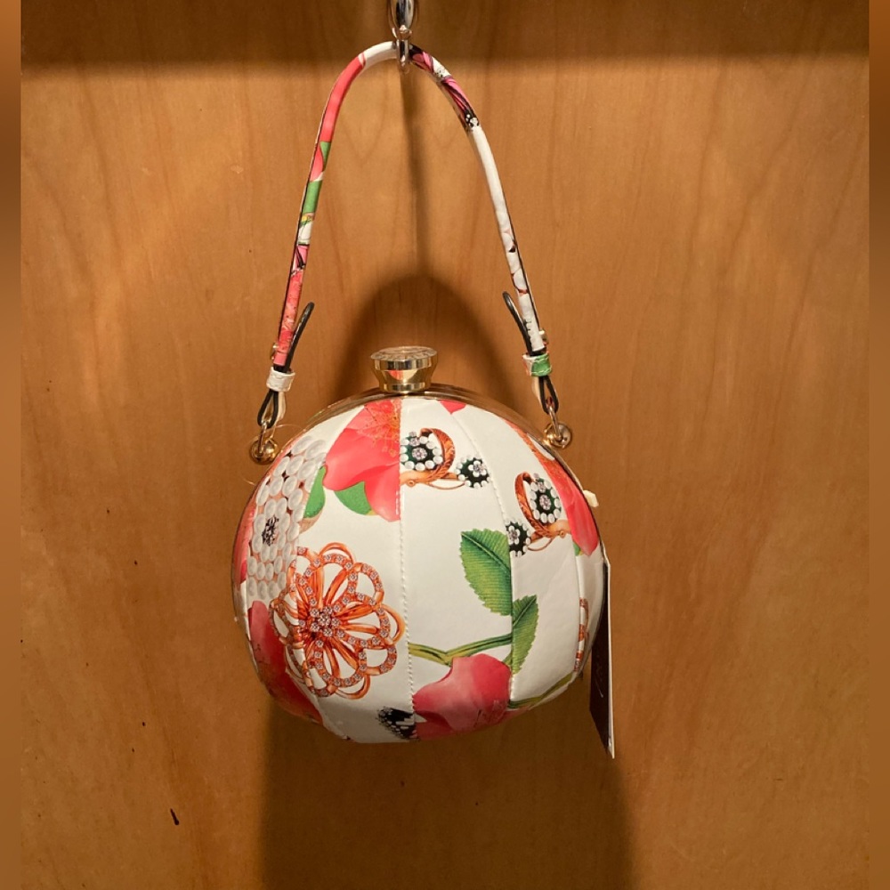 Round Purse NWT